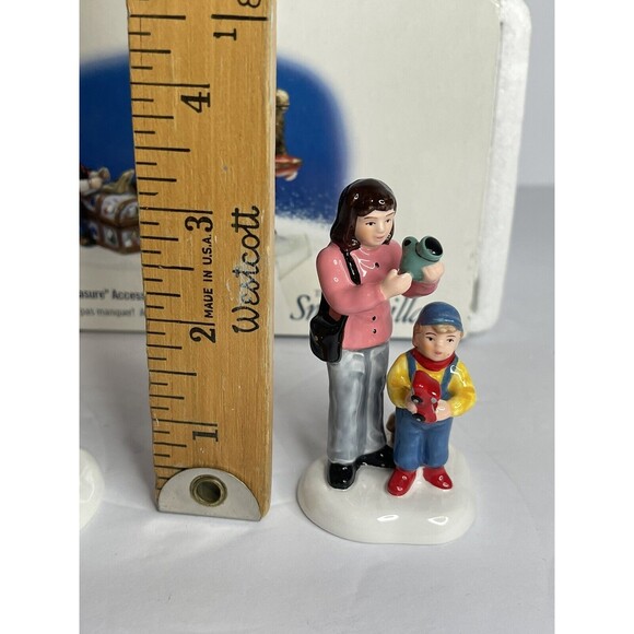 Dept 56 Snow Village “Another Man’s Treasure” Set Of 2 Shoppers Missing One BOX - Picture 9 of 11